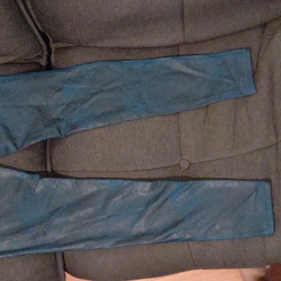 NWT Champion | Fitted Petite Marbled Coated Leggings - Picture 8 of 8